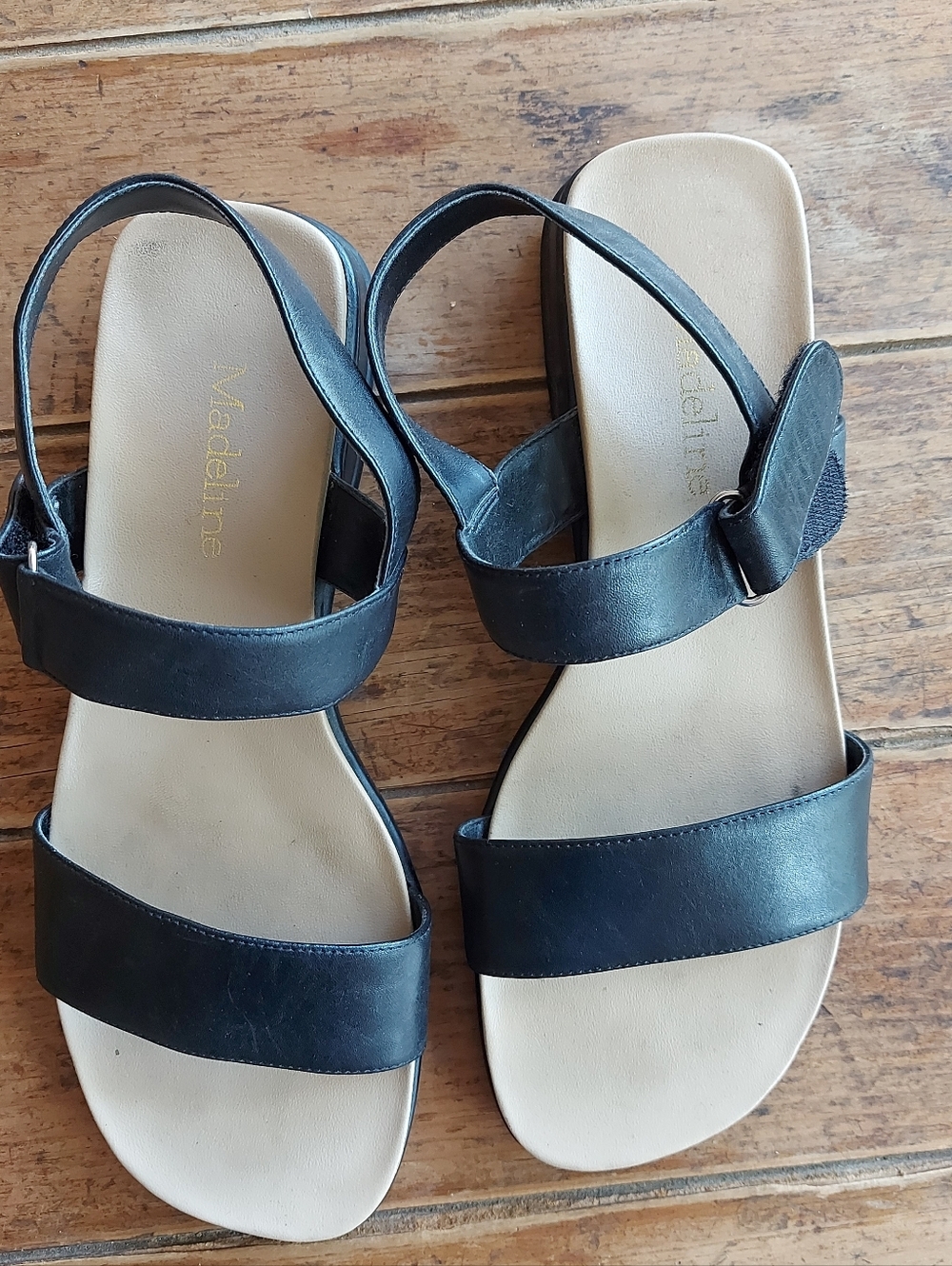 women's leather sandals from the Madeline brand size 9